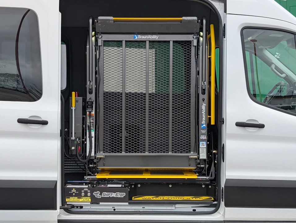 2023 Ford Transit - Image 8 of 12