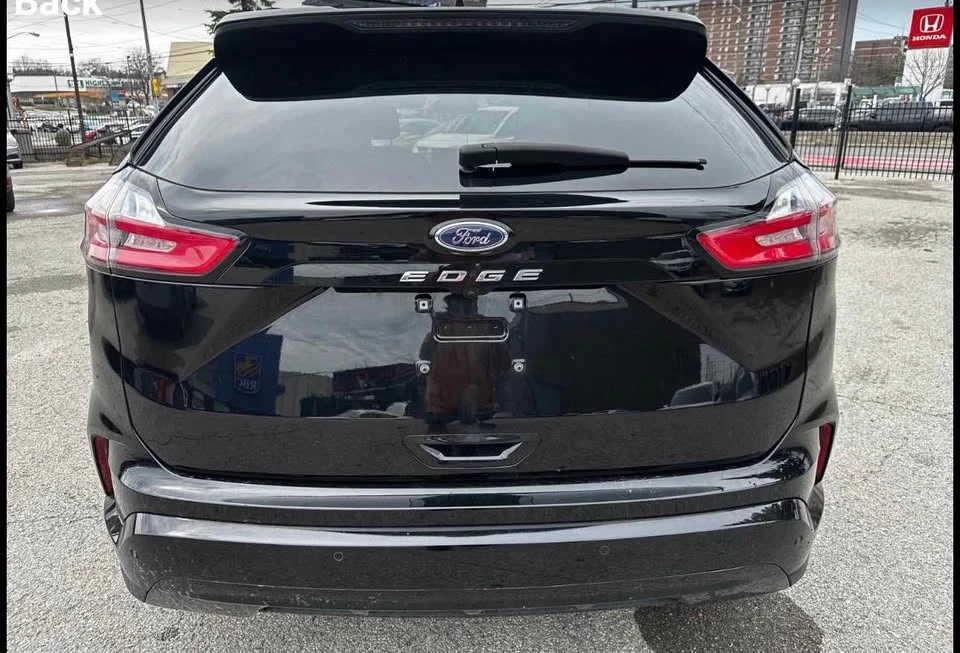 2023 Ford Edge - Image 8 of 10