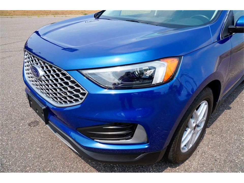 2023 Ford Edge - Image 24 of 31