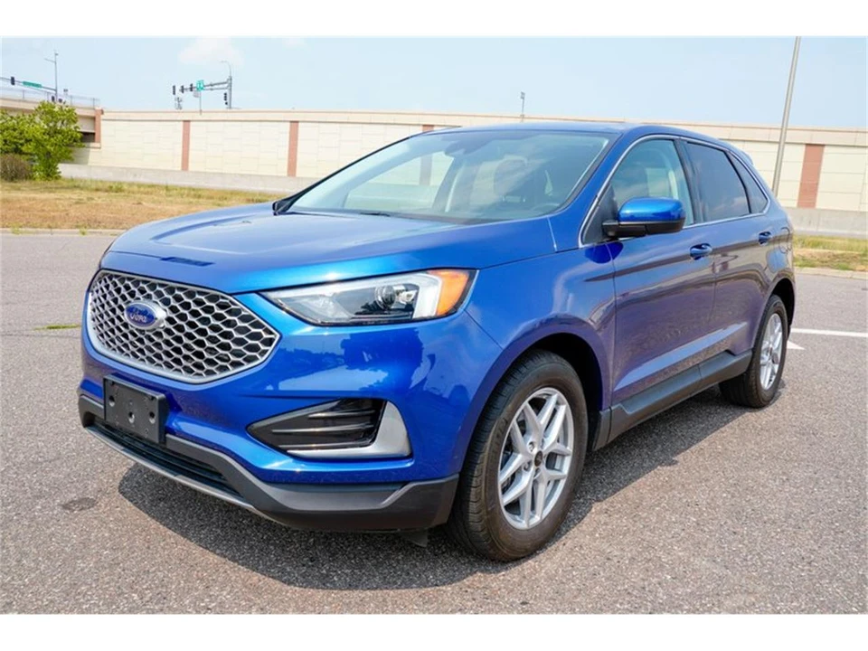 2023 Ford Edge - Image 7 of 31