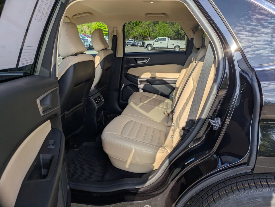 2023 Ford Edge - Image 27 of 31