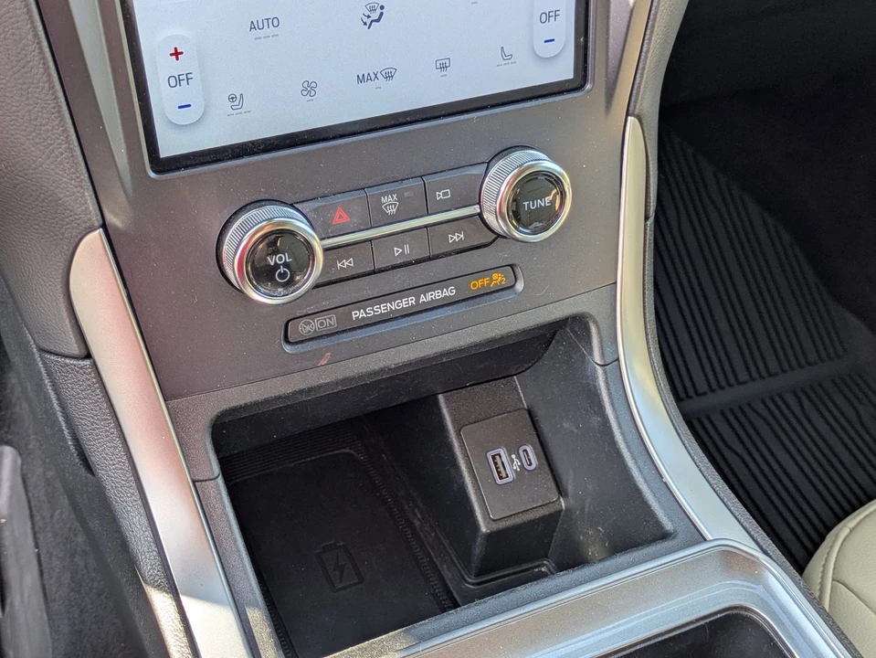 2023 Ford Edge - Image 24 of 31