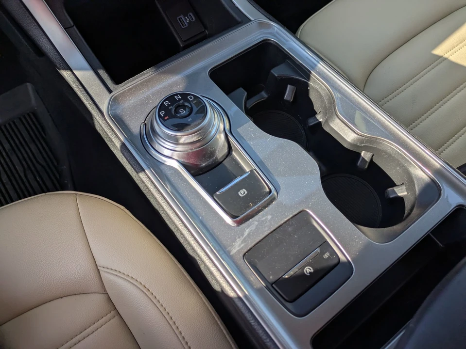 2023 Ford Edge - Image 26 of 31
