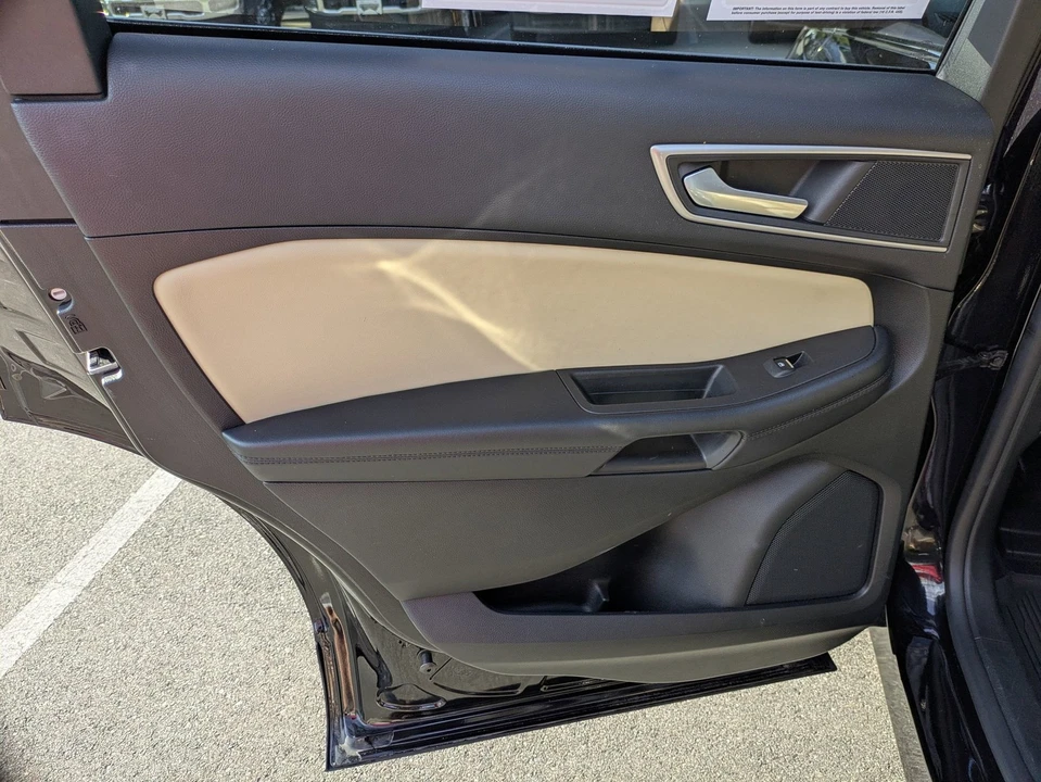 2023 Ford Edge - Image 29 of 31