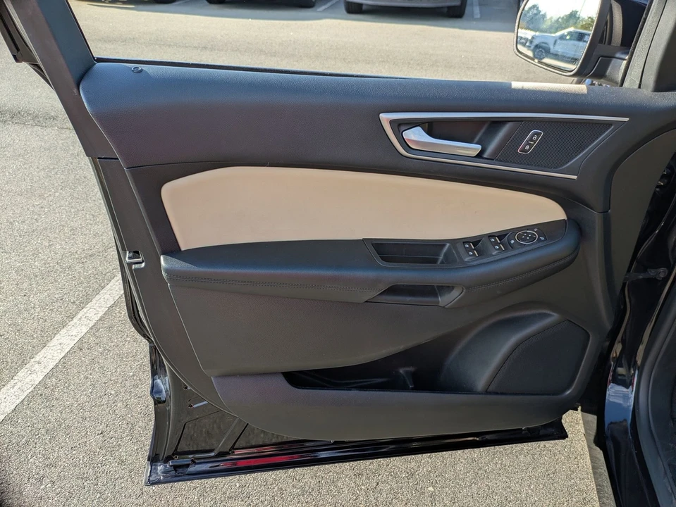 2023 Ford Edge - Image 15 of 31
