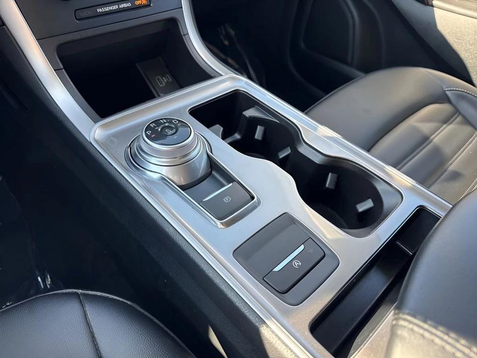 2023 Ford Edge - Image 16 of 21