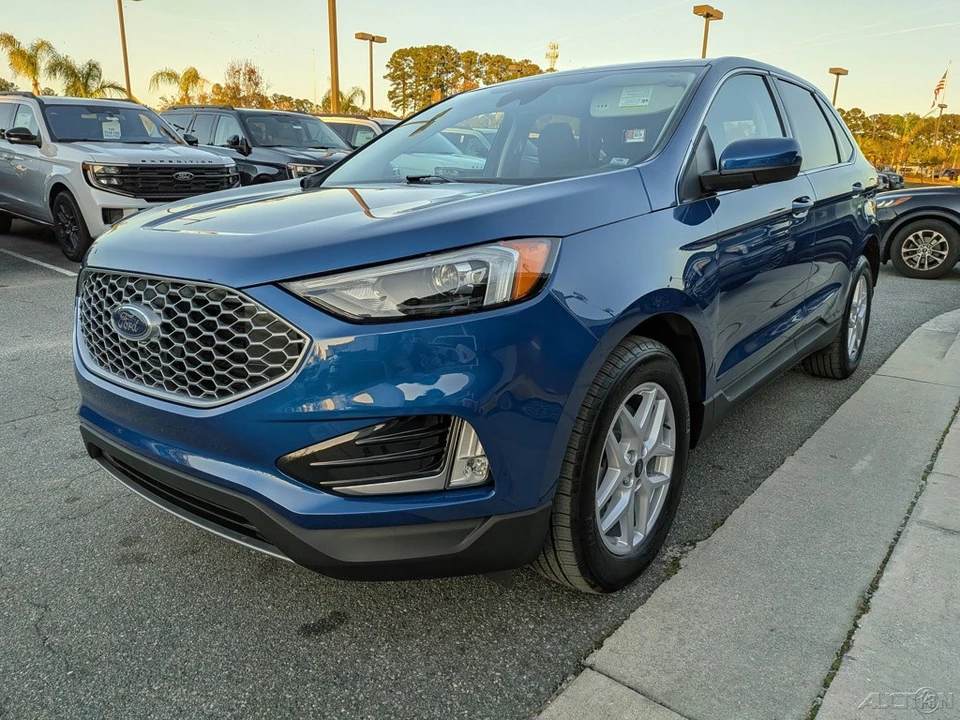 2023 Ford Edge - Image 8 of 21