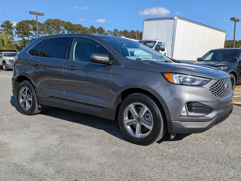 2023 Ford Edge - Image 2 of 21