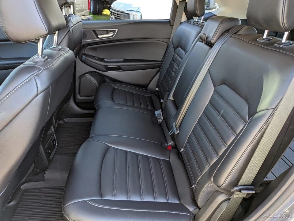 2023 Ford Edge - Image 17 of 21