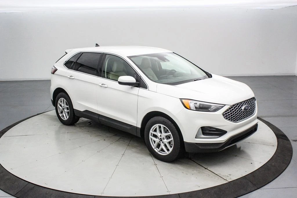 2023 Ford Edge - Image 2 of 21