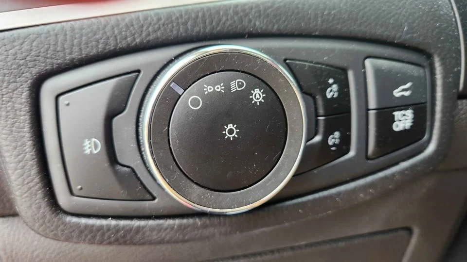 2023 Ford Edge - Image 15 of 20