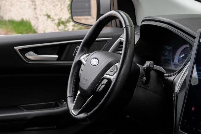 2023 Ford Edge - Image 17 of 31