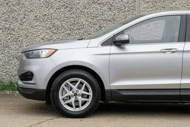 2023 Ford Edge - Image 13 of 31