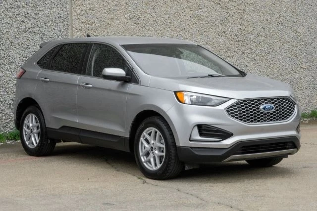 2023 Ford Edge - Image 7 of 31