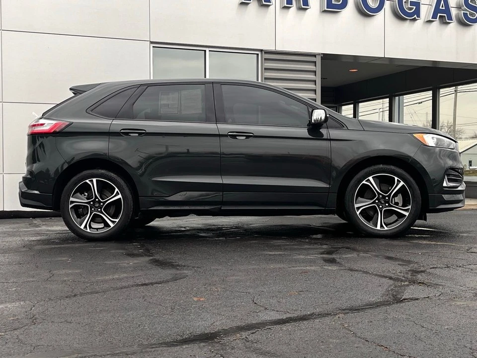 2023 Ford Edge - Image 2 of 12