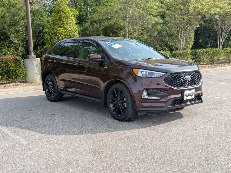 2023 Ford Edge - Image 2 of 31