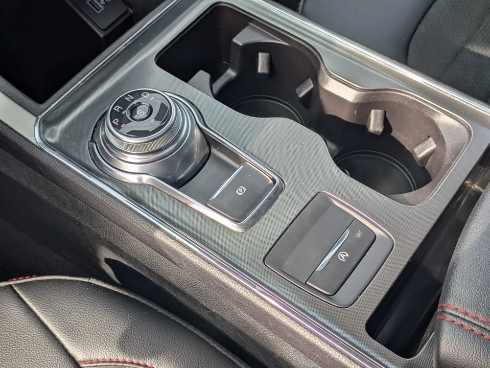 2023 Ford Edge - Image 26 of 31