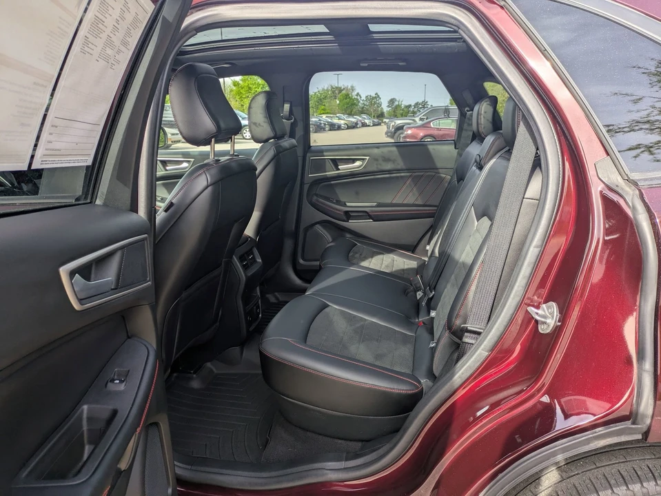 2023 Ford Edge - Image 29 of 31