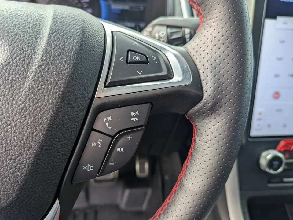 2023 Ford Edge - Image 19 of 31