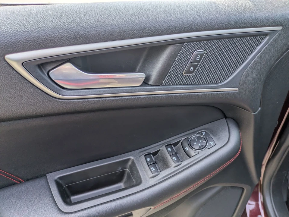 2023 Ford Edge - Image 16 of 31
