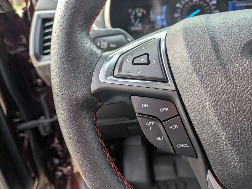 2023 Ford Edge - Image 18 of 31