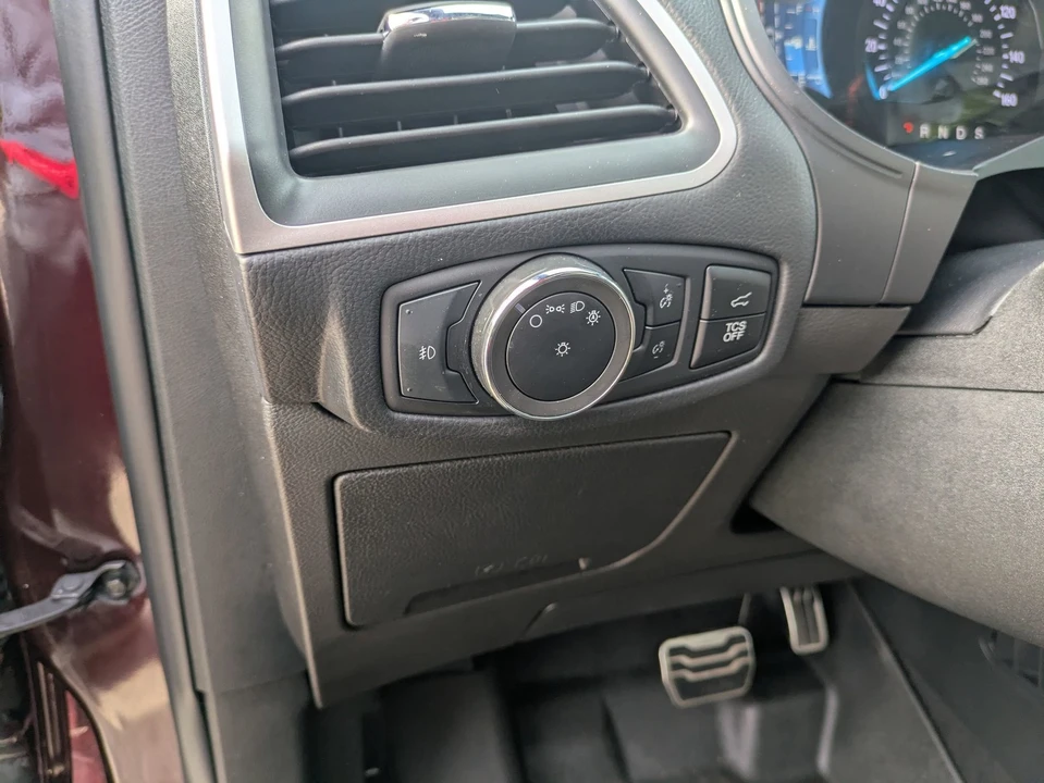 2023 Ford Edge - Image 17 of 31