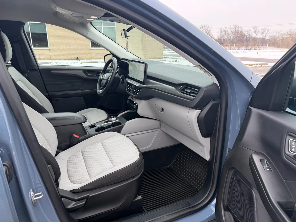 2023 Ford Escape - Image 14 of 21