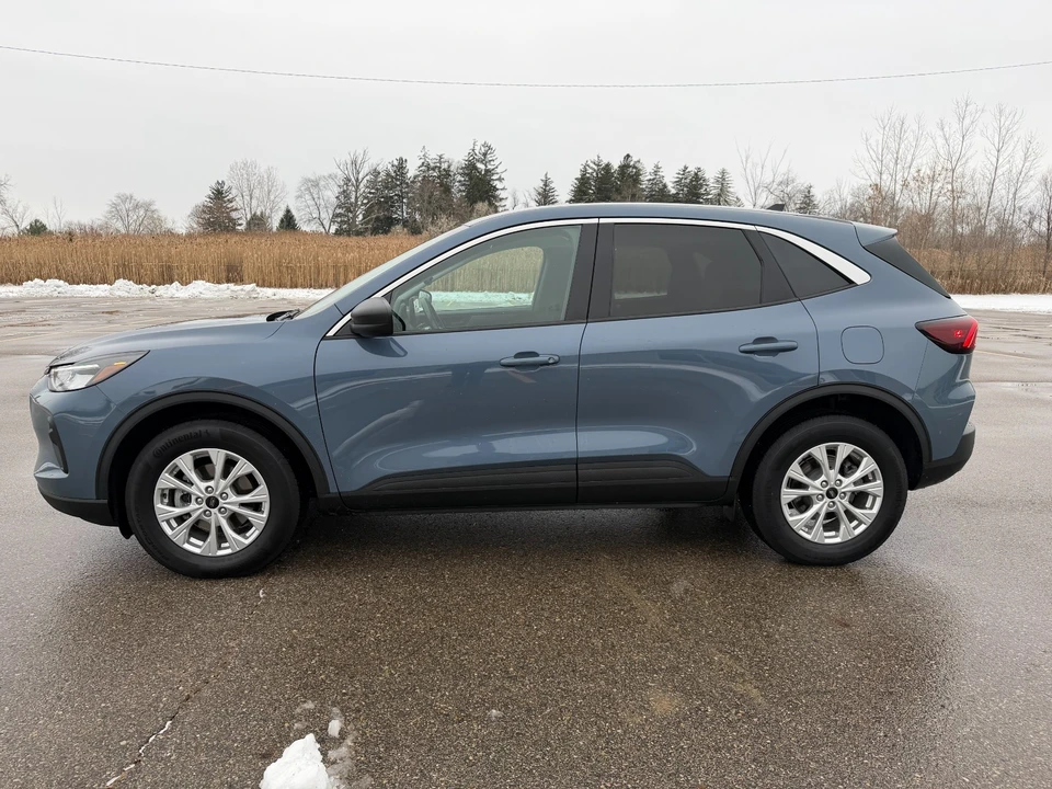 2023 Ford Escape - Image 4 of 21