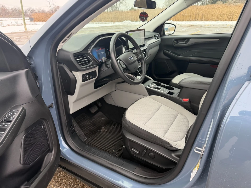 2023 Ford Escape - Image 10 of 21