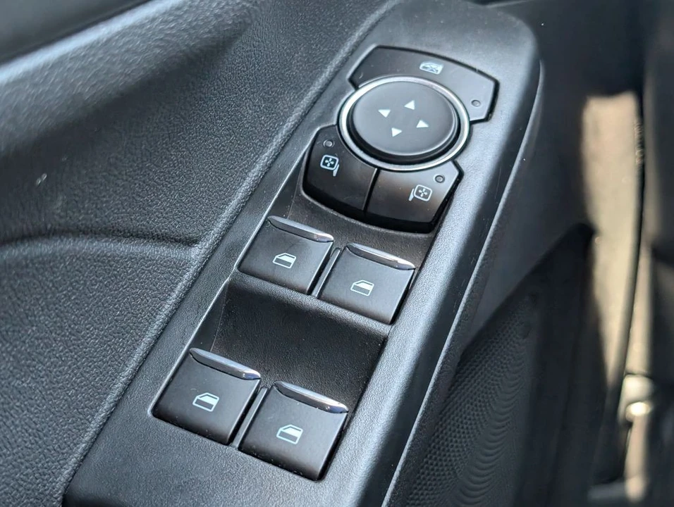 2023 Ford Escape - Image 12 of 25