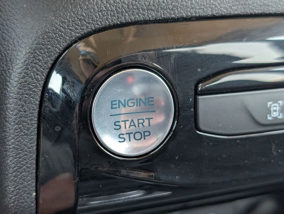 2023 Ford Escape - Image 21 of 25