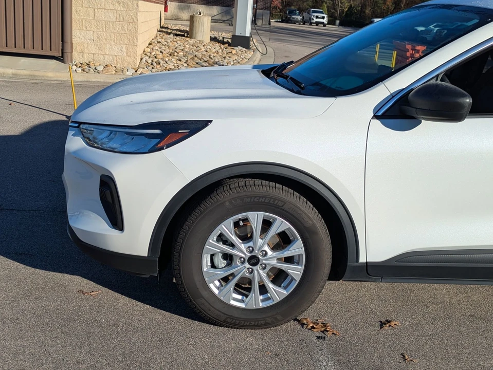 2023 Ford Escape - Image 11 of 21