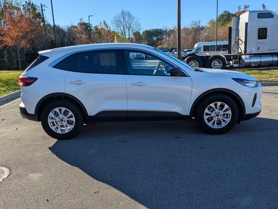 2023 Ford Escape - Image 3 of 21