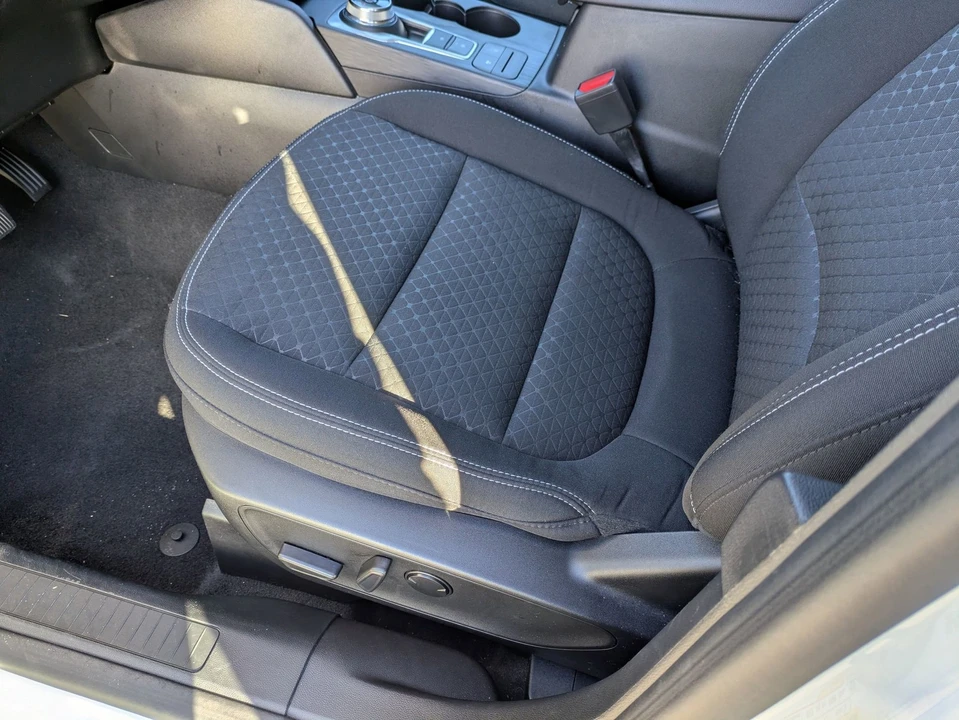 2023 Ford Escape - Image 13 of 21