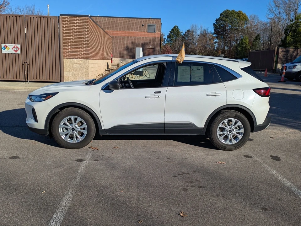 2023 Ford Escape - Image 7 of 21