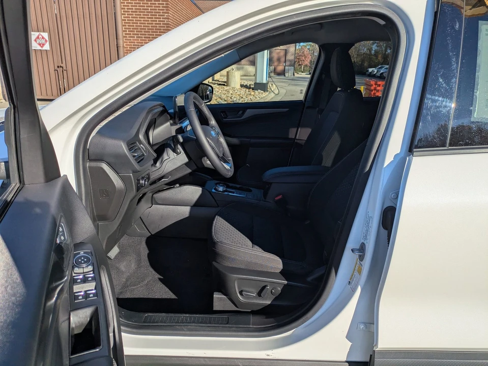 2023 Ford Escape - Image 12 of 21