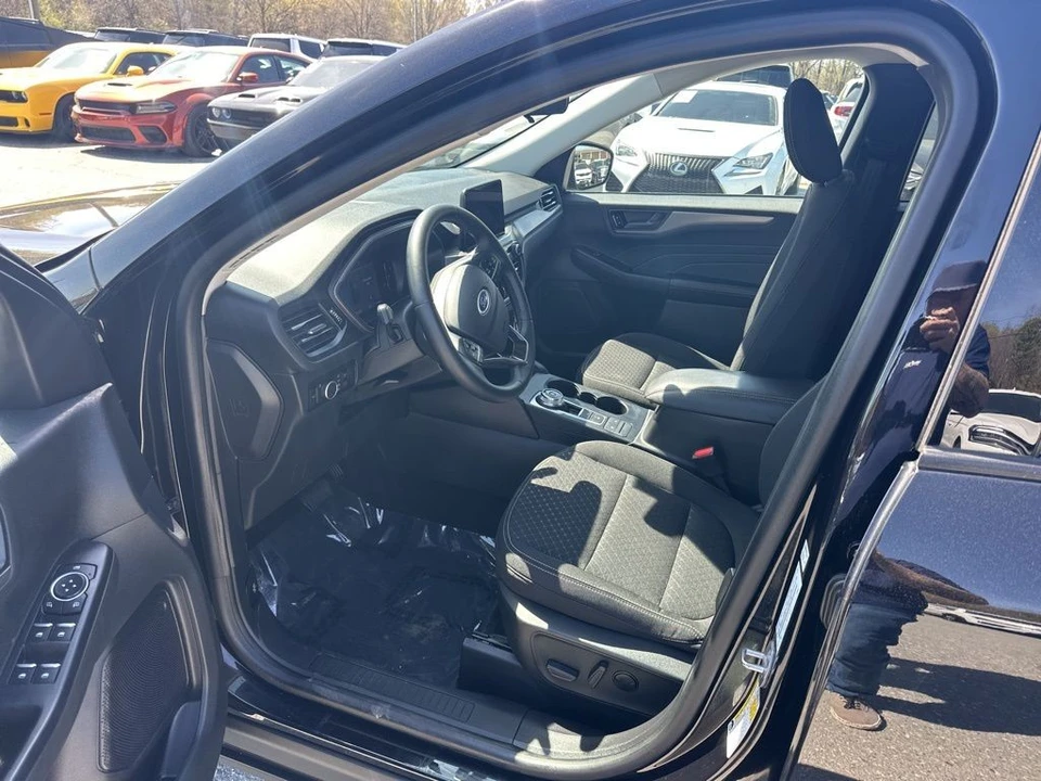 2023 Ford Escape - Image 3 of 5