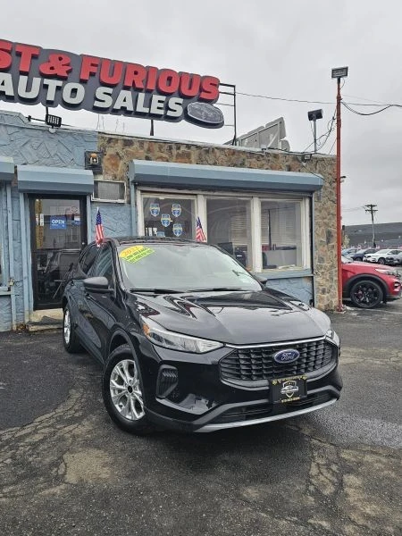 2023 Ford Escape - Image 2 of 12
