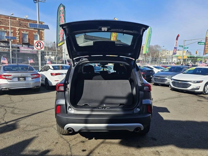 2023 Ford Escape - Image 8 of 12
