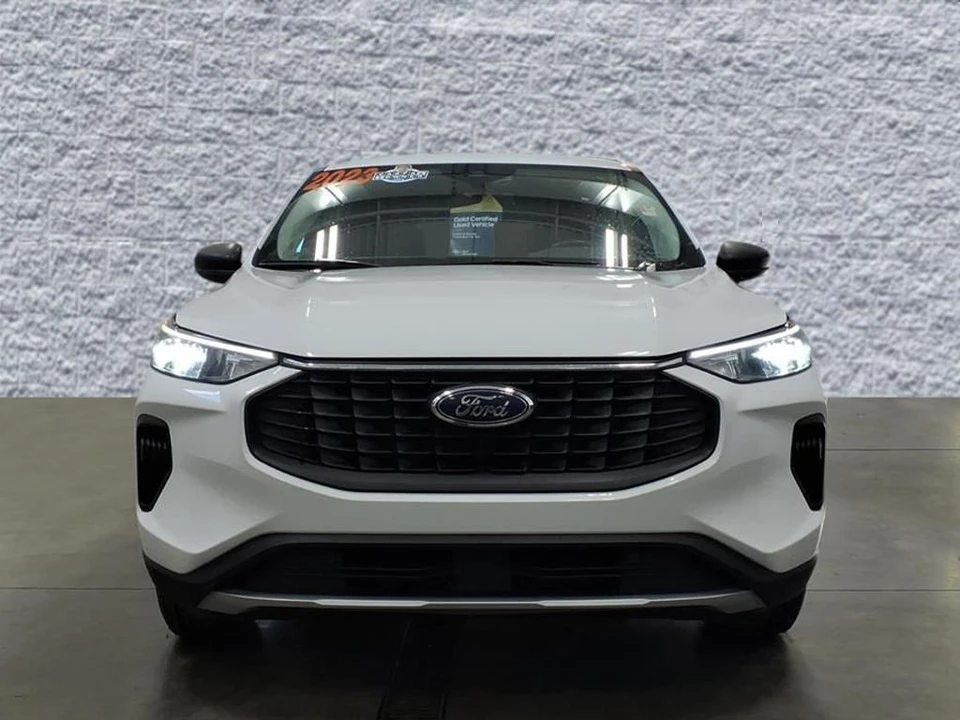 2023 Ford Escape - Image 2 of 21