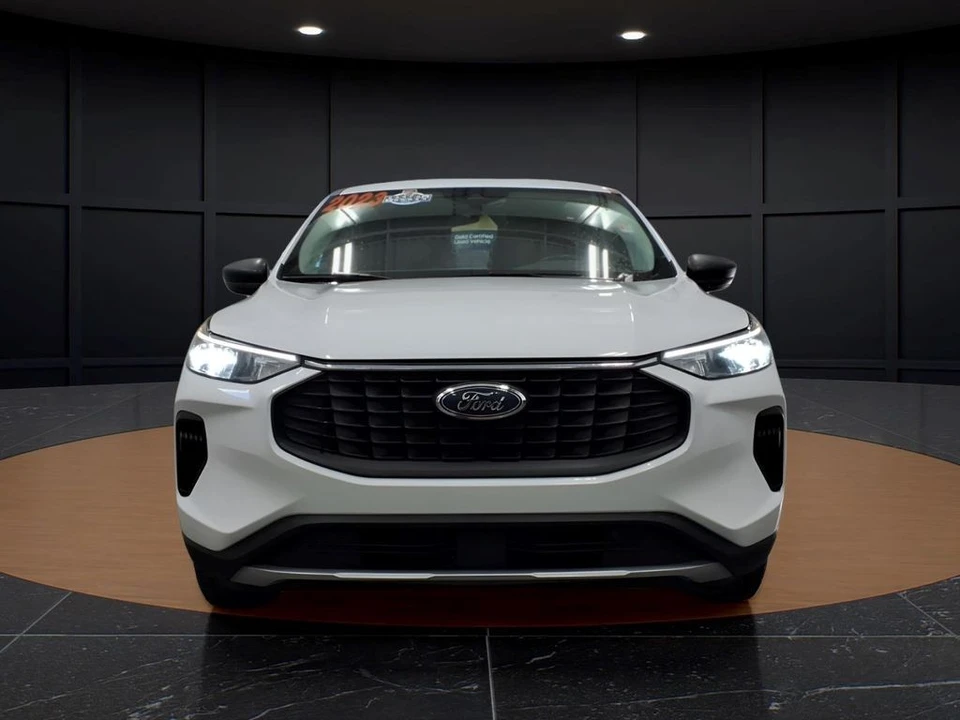 2023 Ford Escape - Image 2 of 27