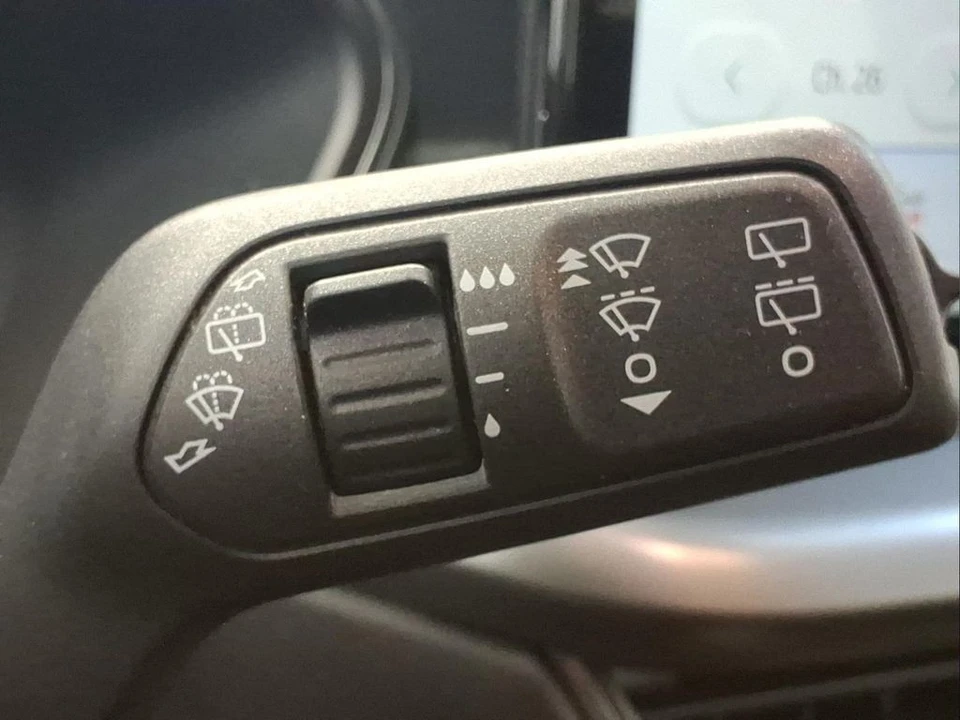 2023 Ford Escape - Image 19 of 27