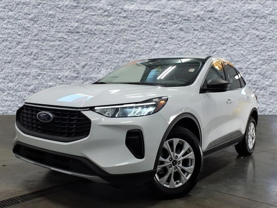 2023 Ford Escape - Image 3 of 21
