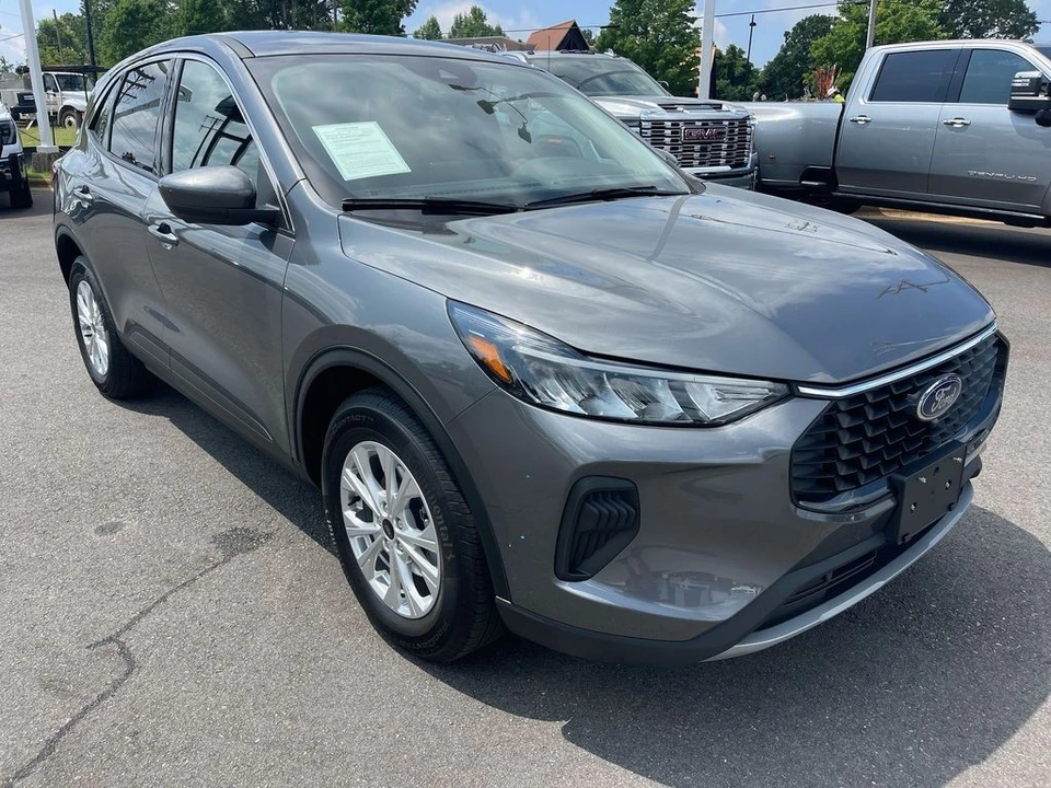 2023 Ford Escape - Image 7 of 21