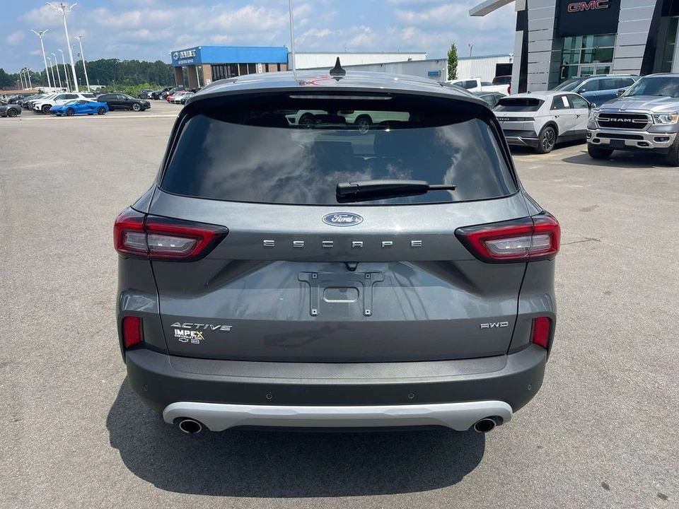 2023 Ford Escape - Image 4 of 21