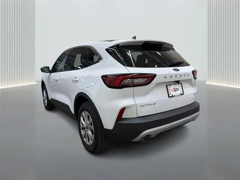 2023 Ford Escape - Image 3 of 12