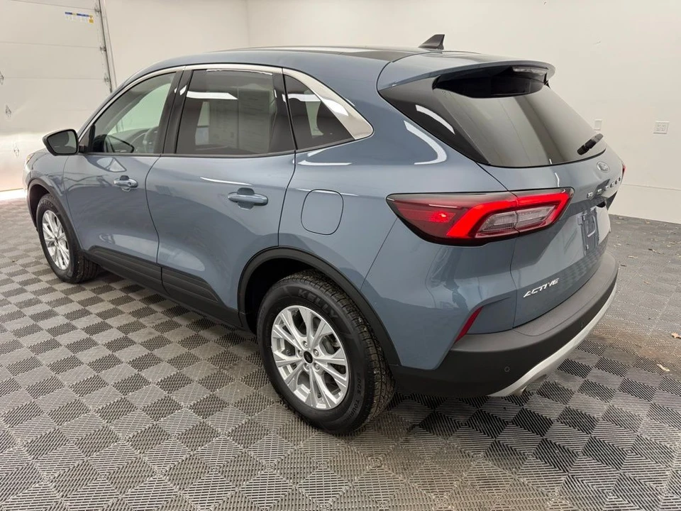 2023 Ford Escape - Image 11 of 12