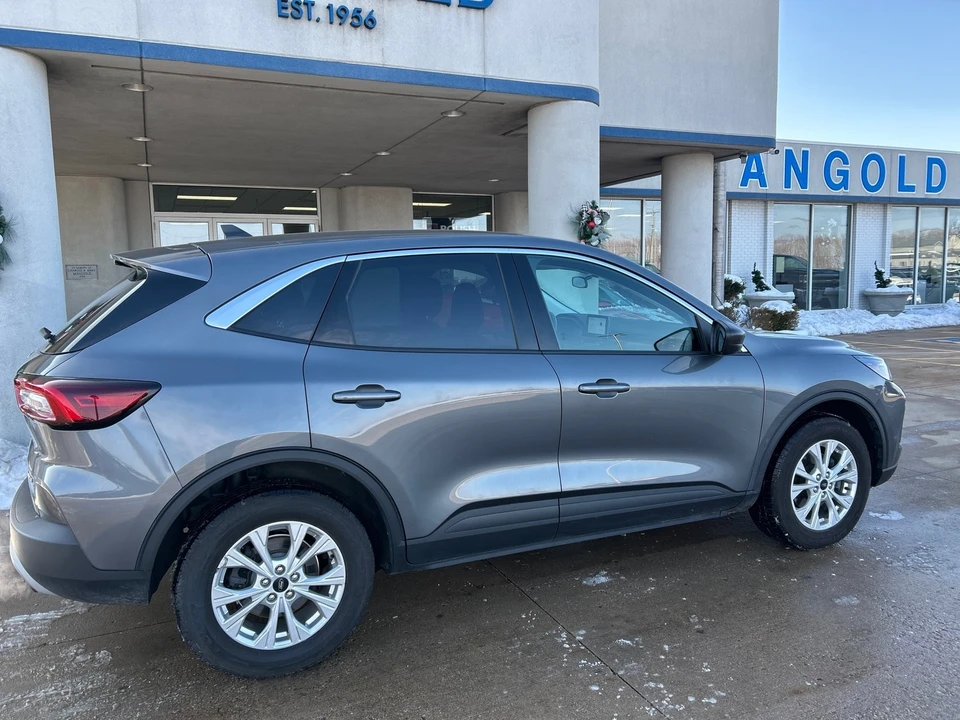 2023 Ford Escape - Image 9 of 12
