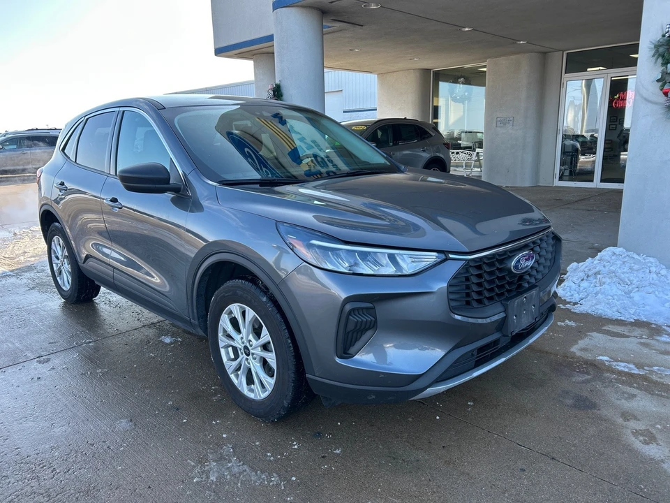 2023 Ford Escape - Image 2 of 12