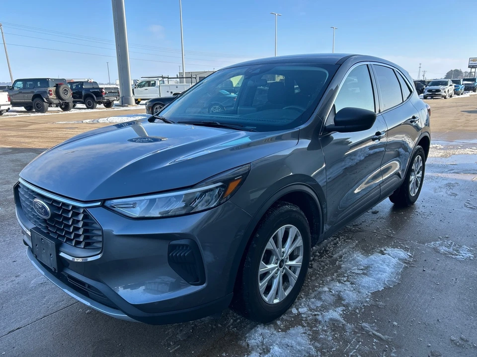 2023 Ford Escape - Image 4 of 12